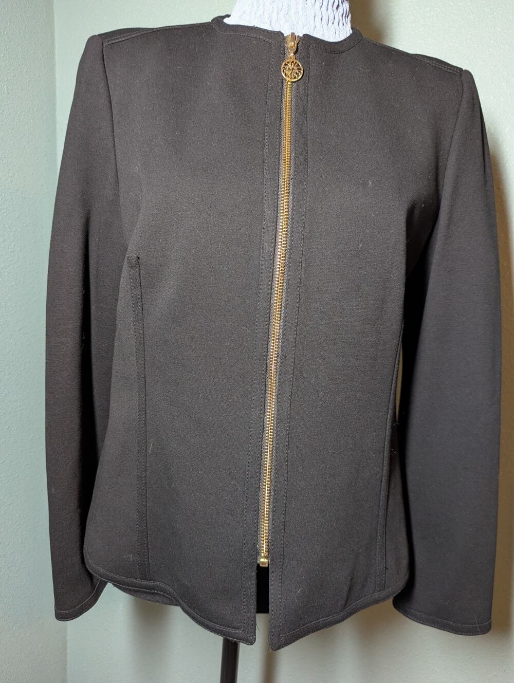 Anne Kline Black Front Zip Top/Jacket,Size 6